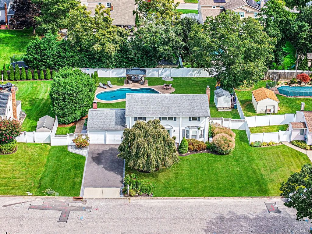 19 Pritchard Crescent, Port Jefferson Station