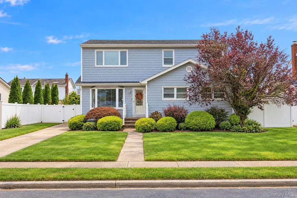 226 N Walnut Street, Massapequa
