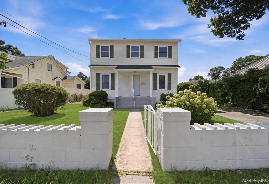 50 Bittermint Street, Islip