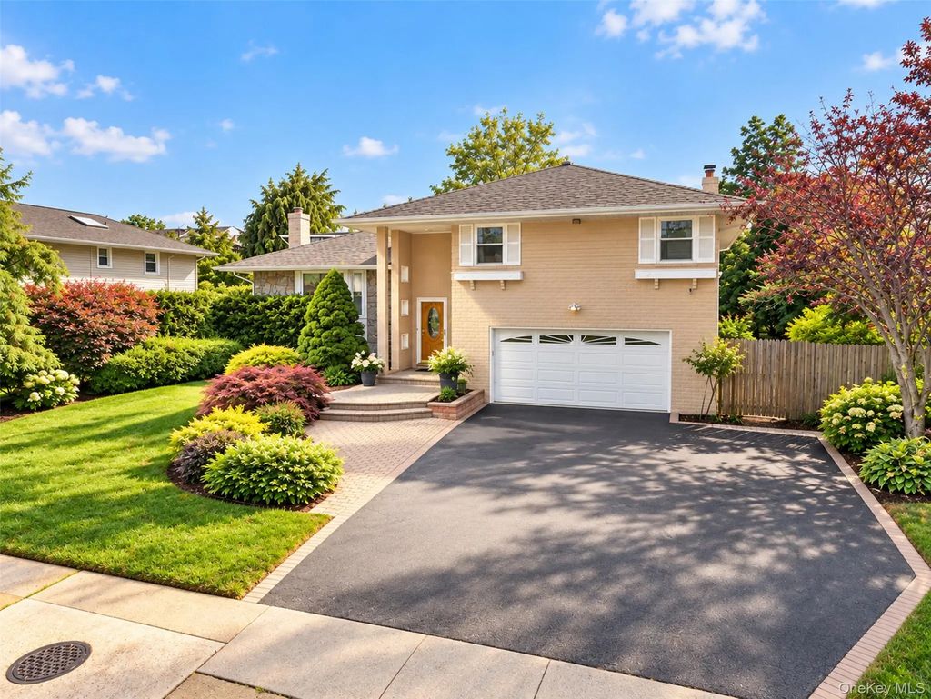 68 Hazelwood Drive, Jericho