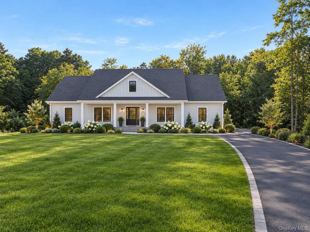 153 S Quaker Lane, Hyde Park