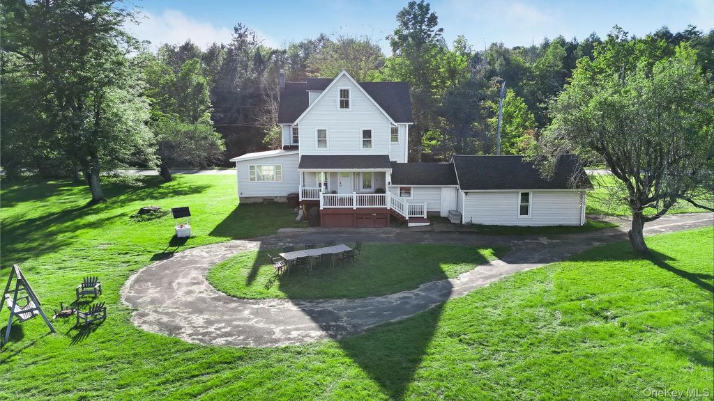 463 River Road, Woodridge