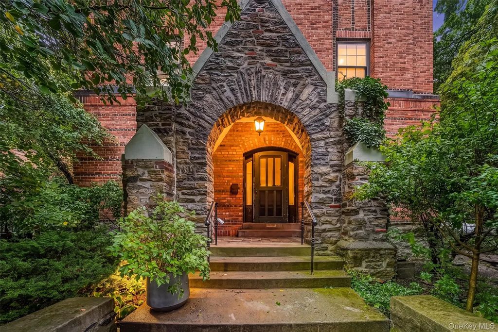 828 Bronx River Road # 1ad, Bronxville