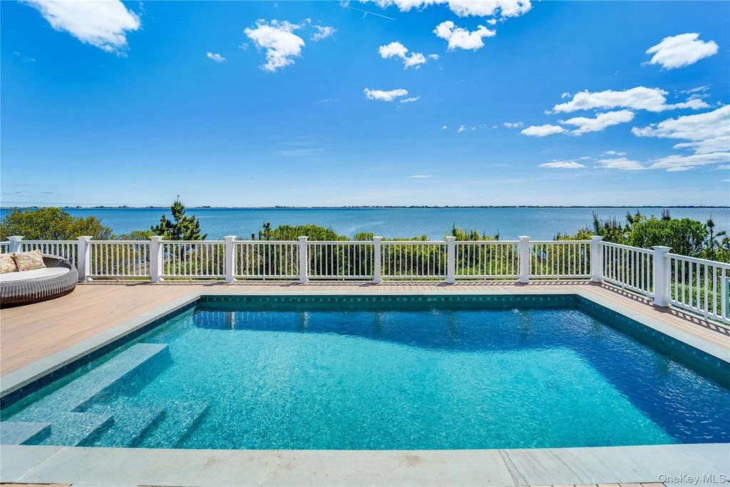 43 Tarpon Road, East Quogue