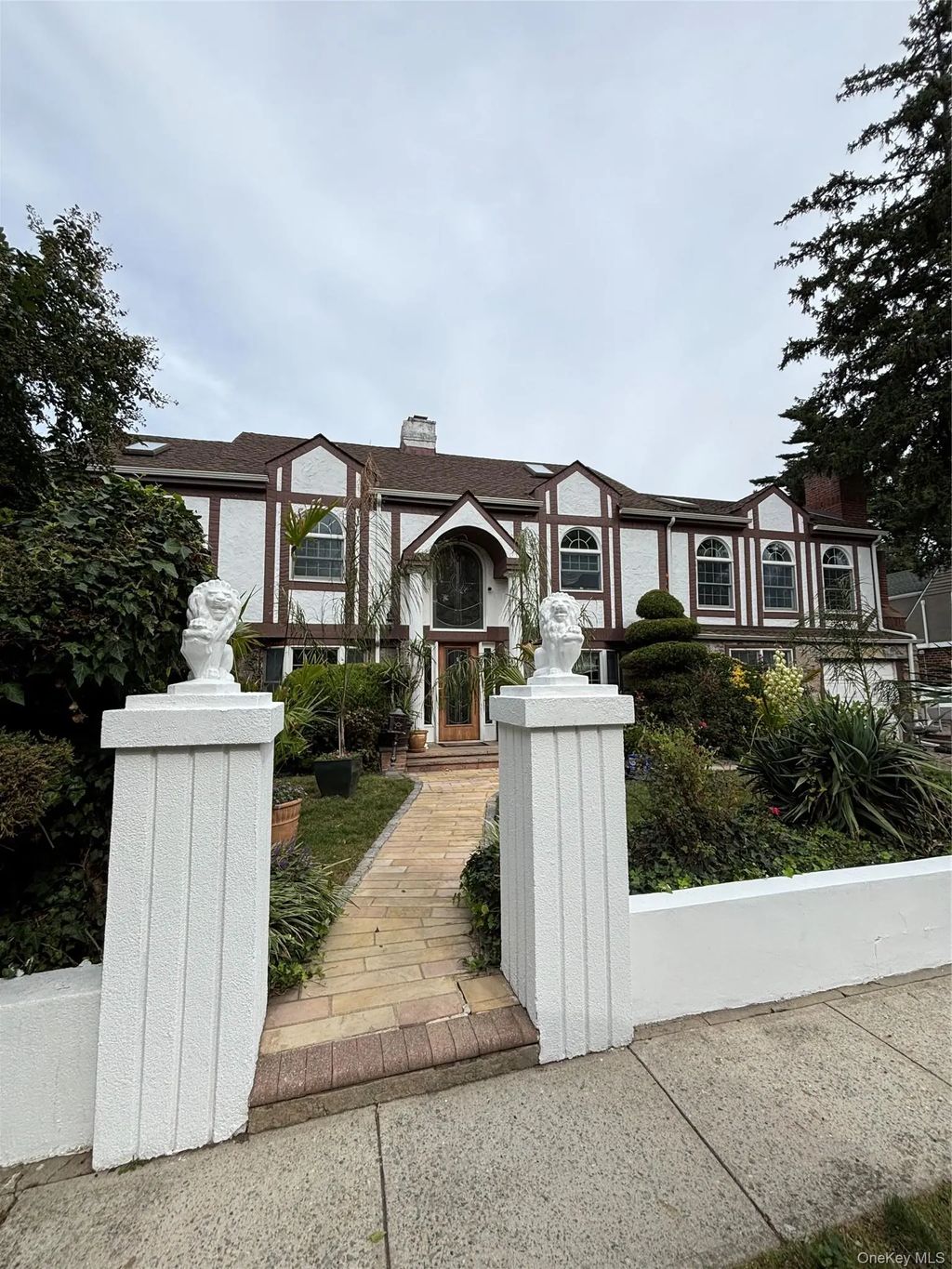 80 Surrey Lane, Hempstead