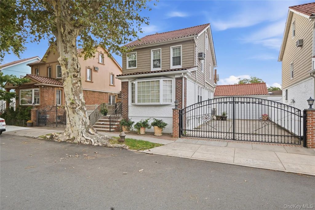 88-21 79th Avenue, Glendale