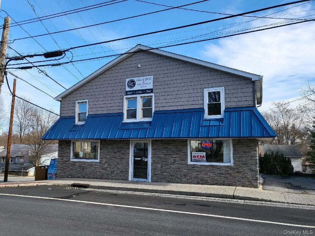 1 S Montgomery Street # #b, Walden