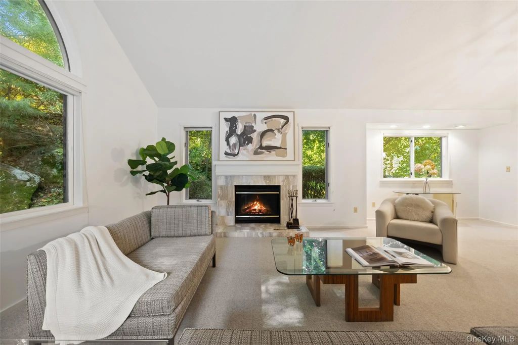 621 Heritage Hills # B, Somers