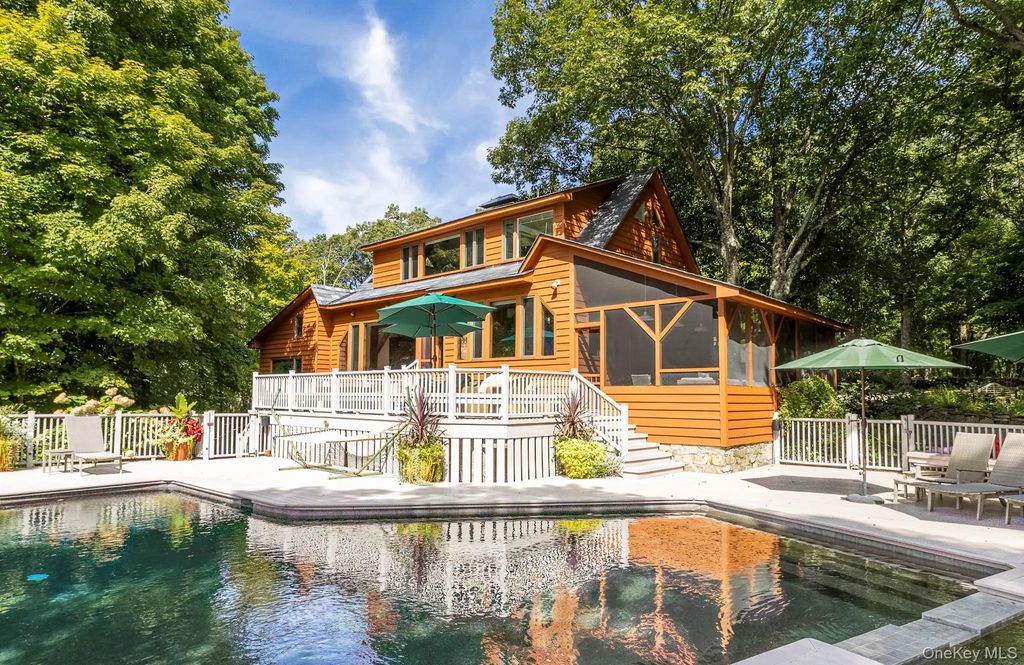 240 Lane Gate Road, Cold Spring