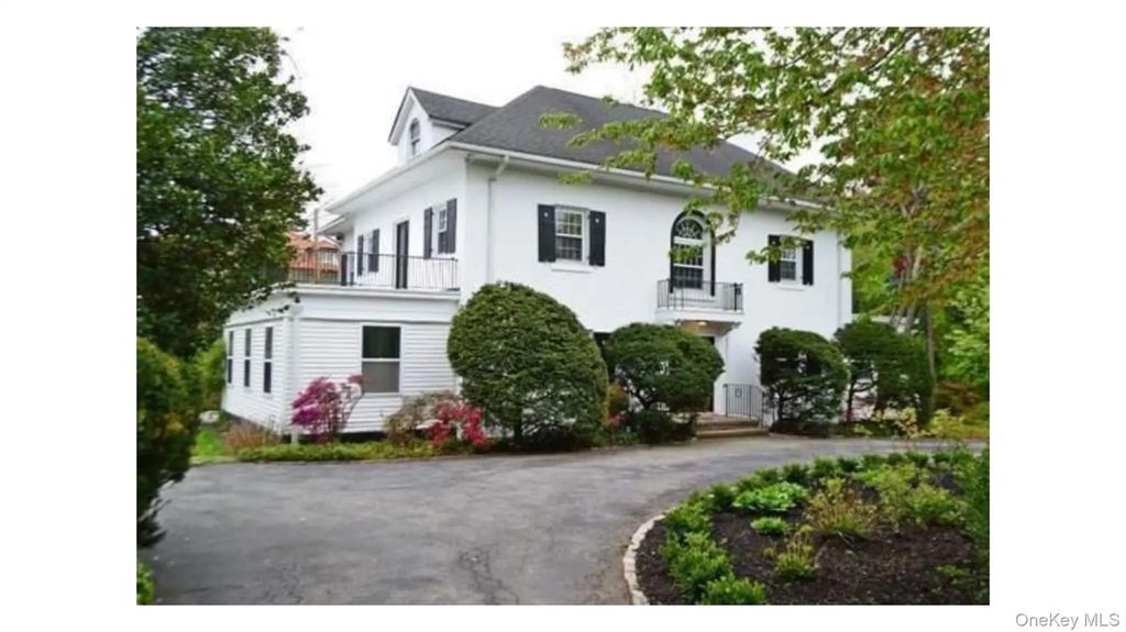 2 Arleigh Road, Great Neck