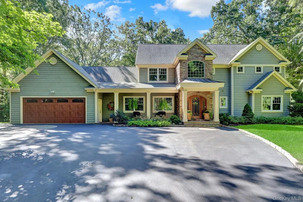 53 Bell Circle, Port Jefferson