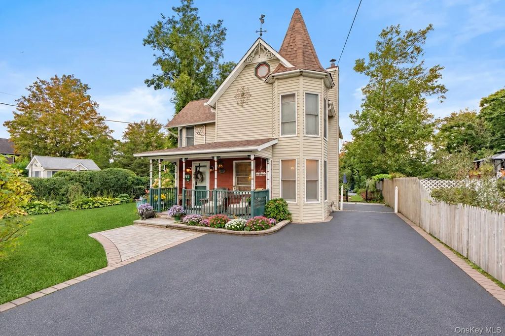 92 Jennings Avenue, Patchogue