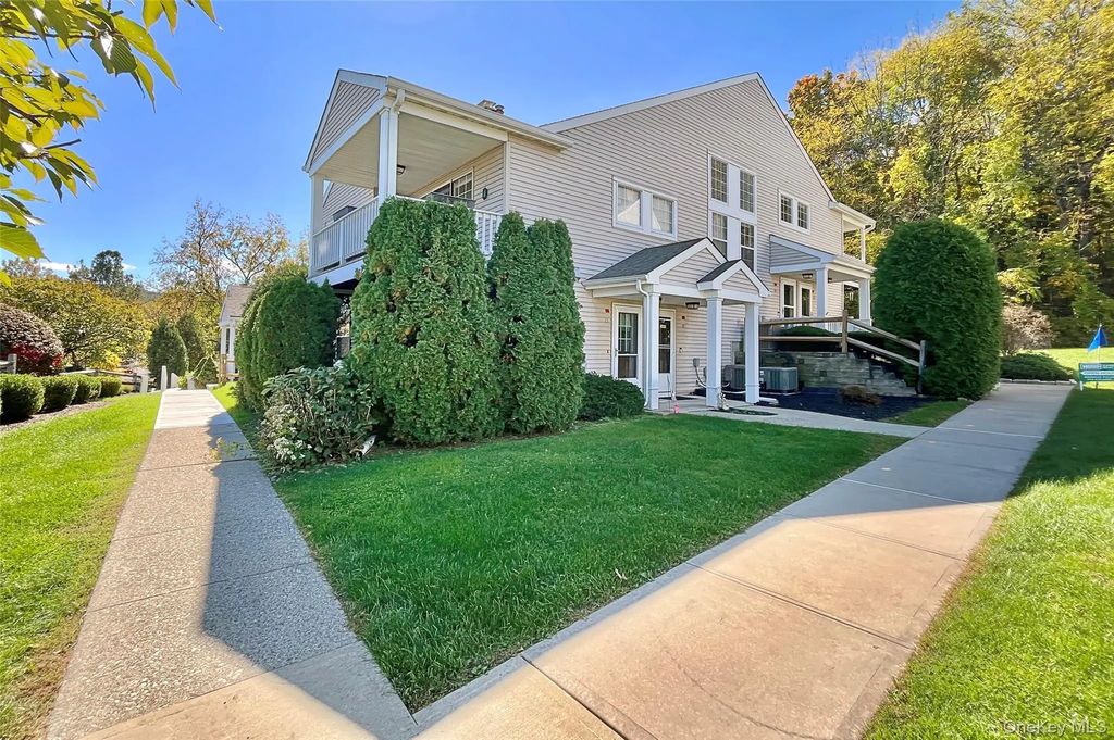 21 The Knolls Knolls # 21, Warwick