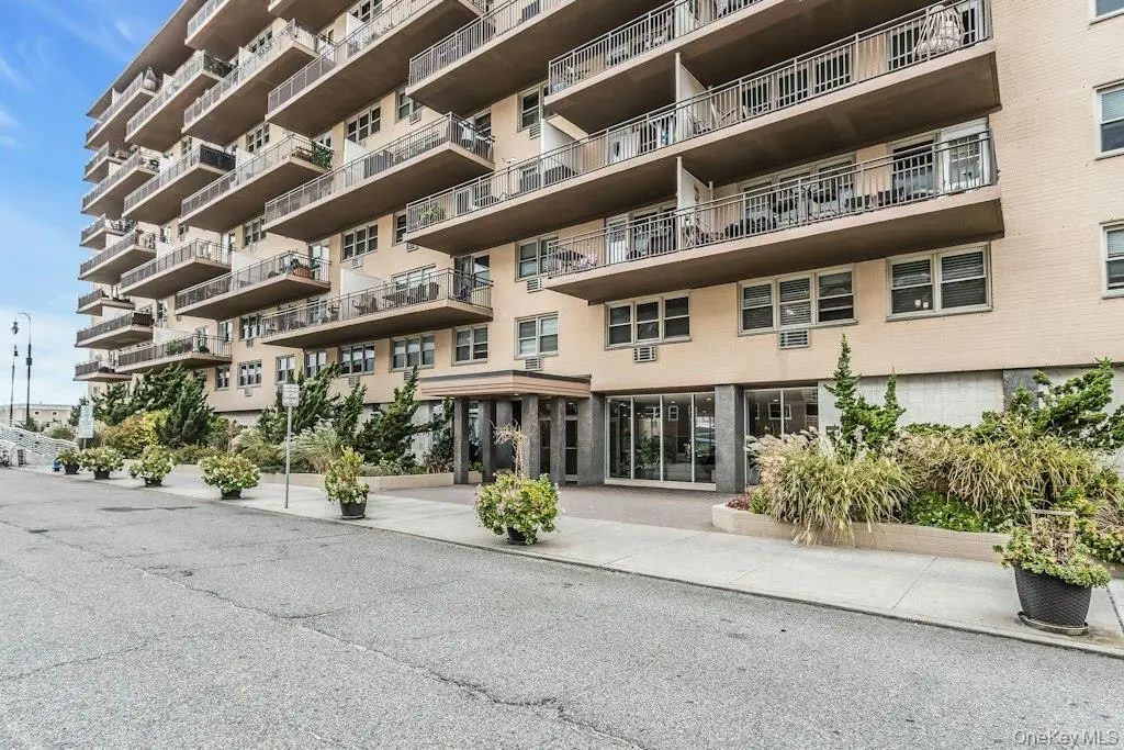 25 Neptune Boulevard # 2nd Floor Apt. E, Long Beach