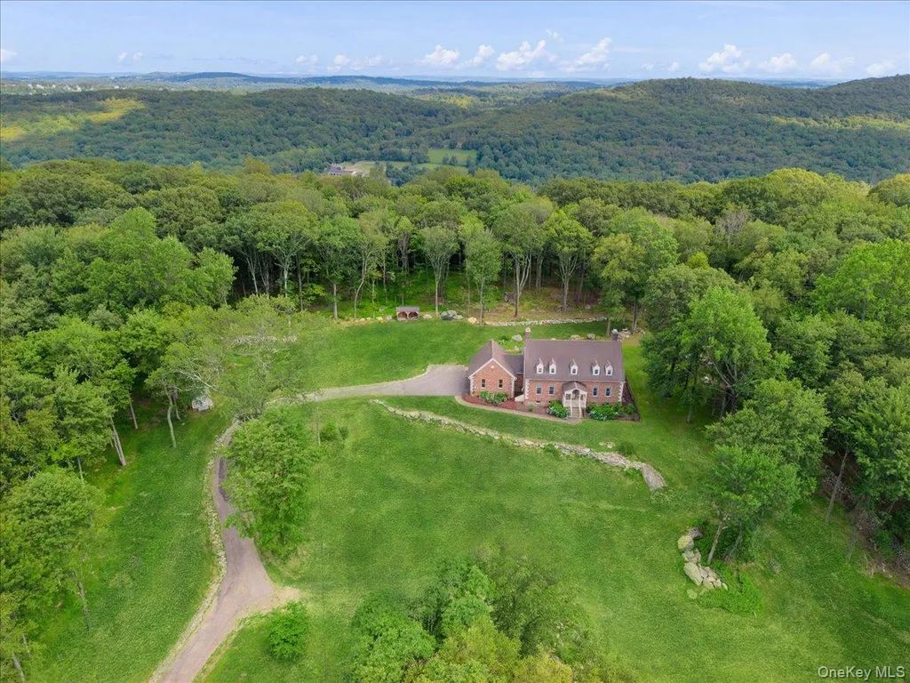 46 Skyhigh Road, Putnam Valley