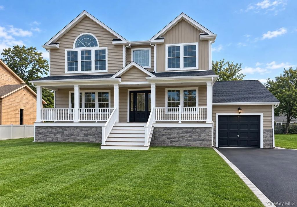 22 S 19th Street, Wyandanch