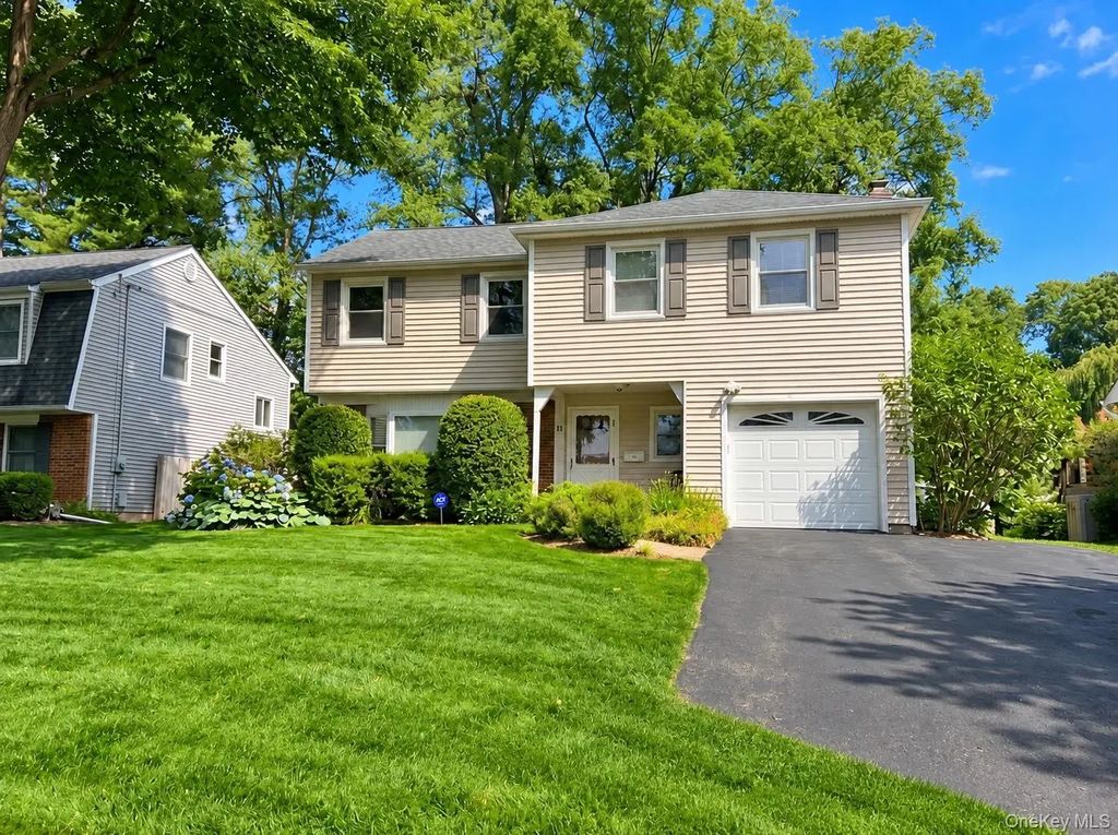 16 Salem Place, White Plains