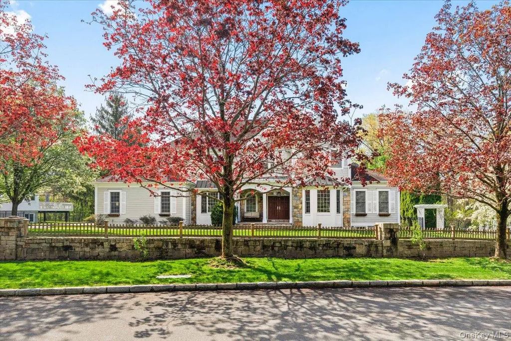 68 Stonewall Circle, West Harrison
