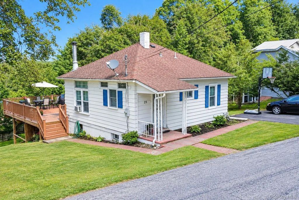 25 Oreco Terrace, Monroe