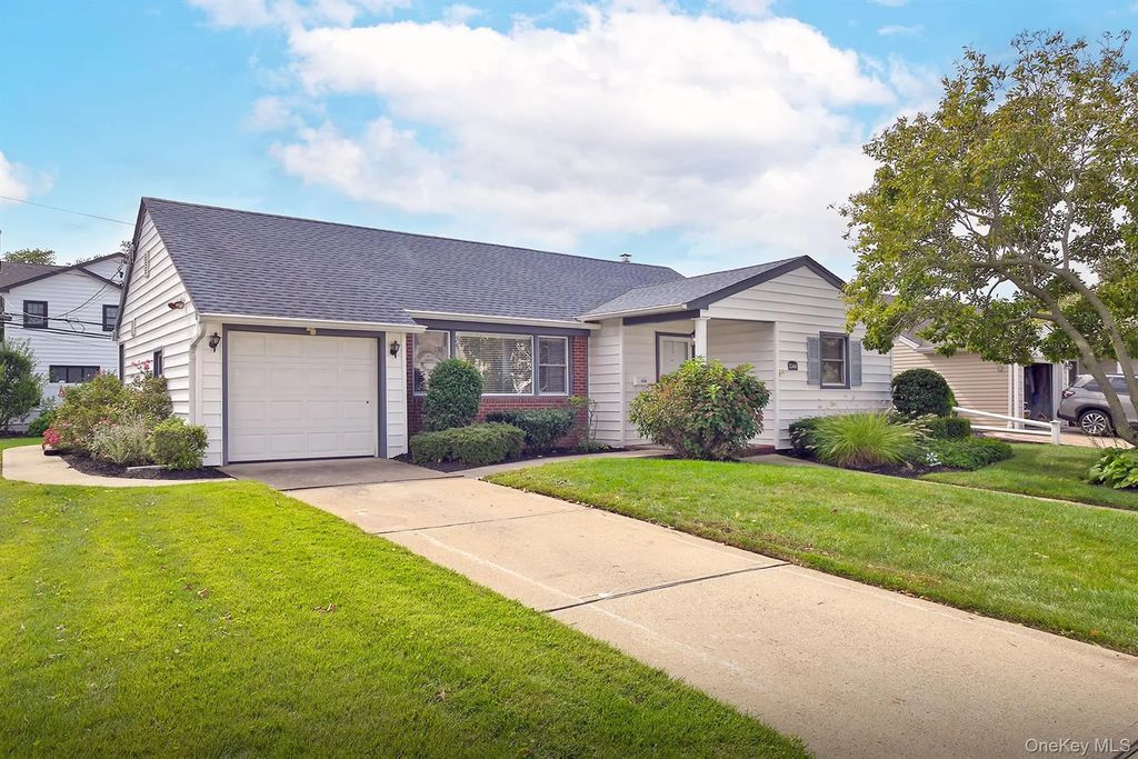 3566 Anita Lane, Wantagh