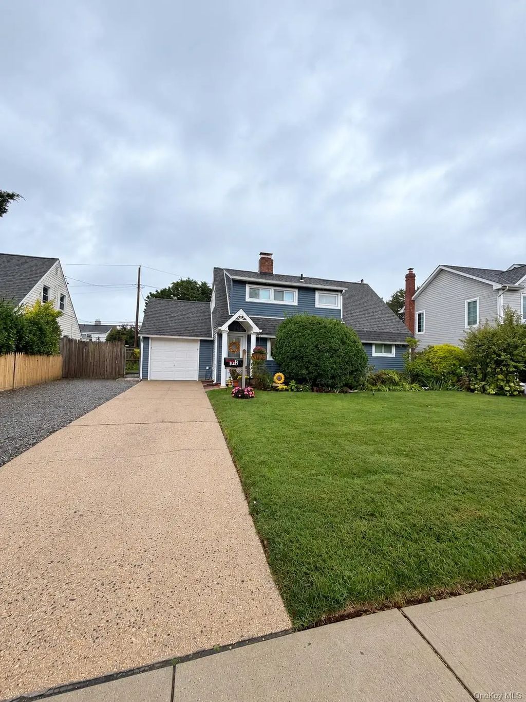 105 Bucket Lane, Levittown