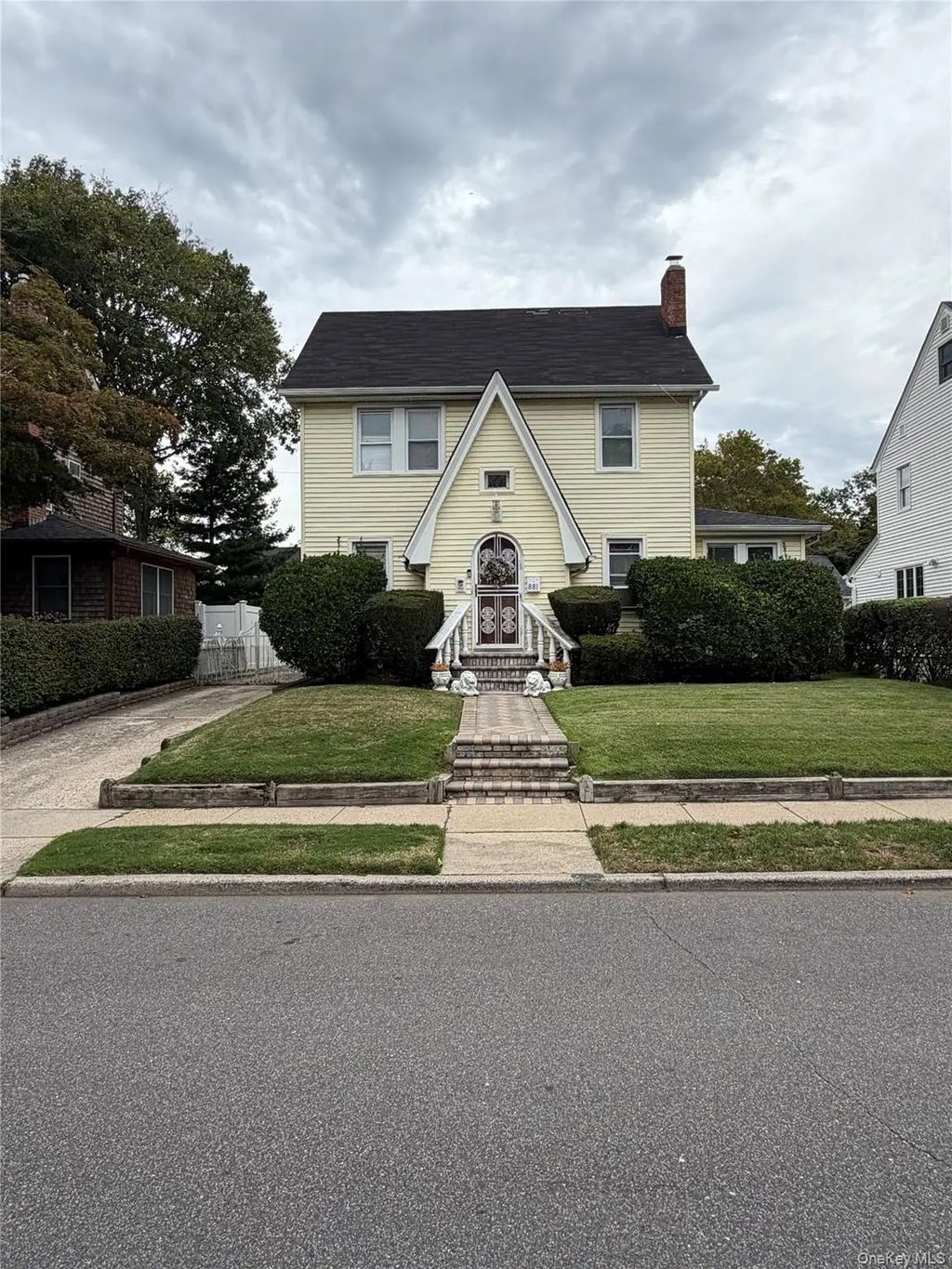 881 Lorenz Avenue, Baldwin