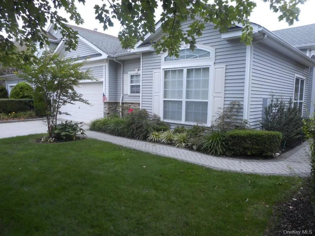 173 Hamlet Drive, Mount Sinai