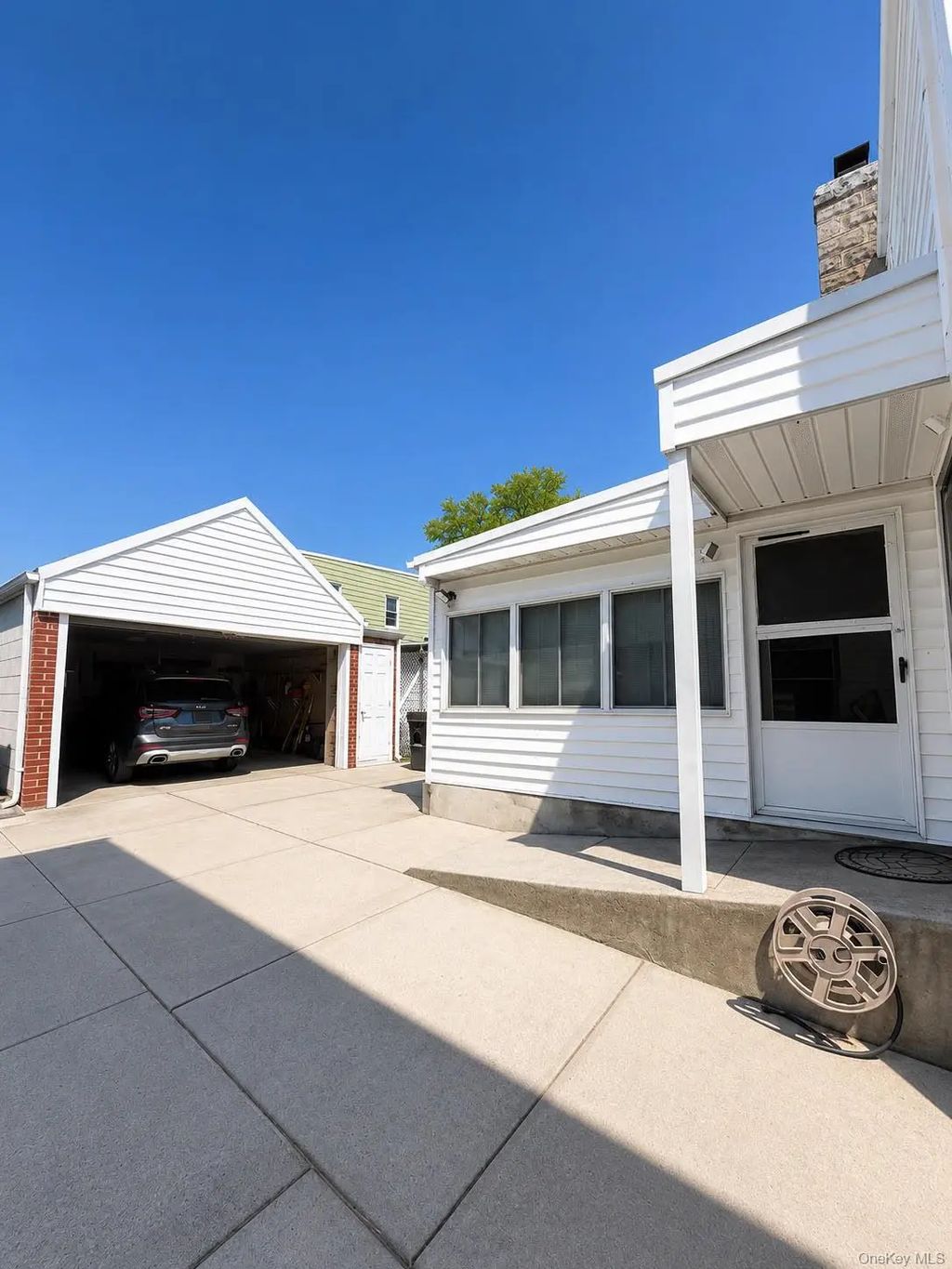 202-13 33rd Avenue, Bayside