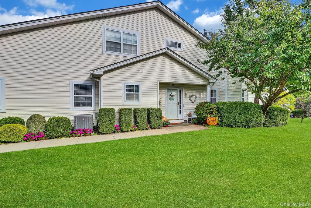 224 Erik Drive, East Setauket