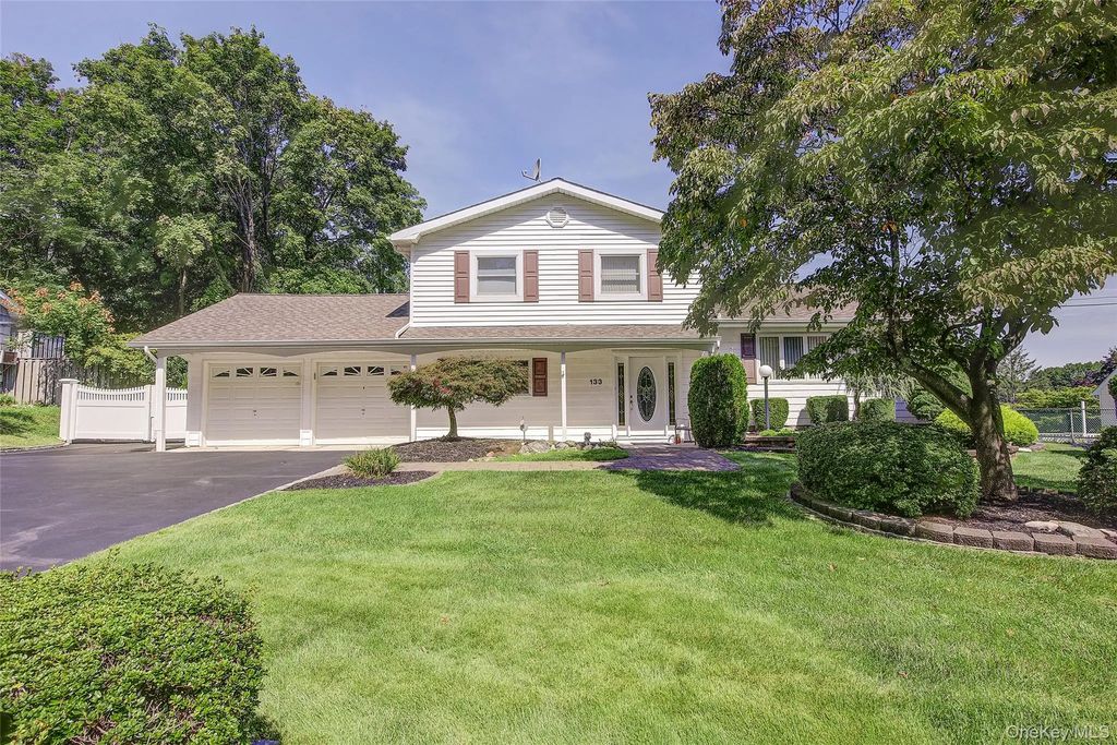 133 Kings Highway, Hauppauge