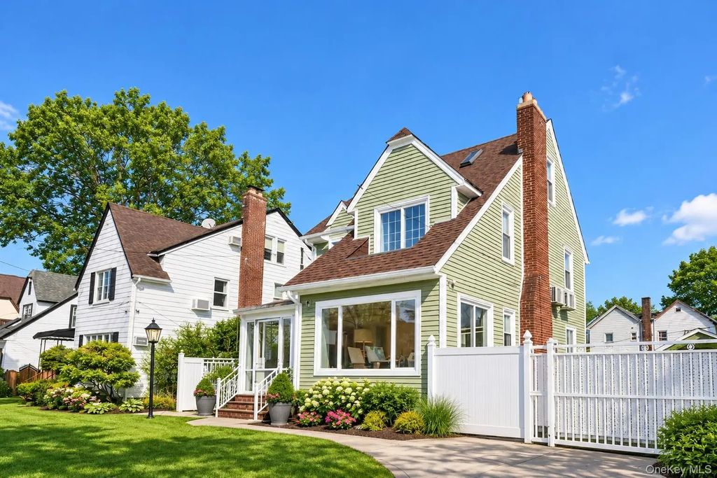 29-35 162nd Street, Flushing