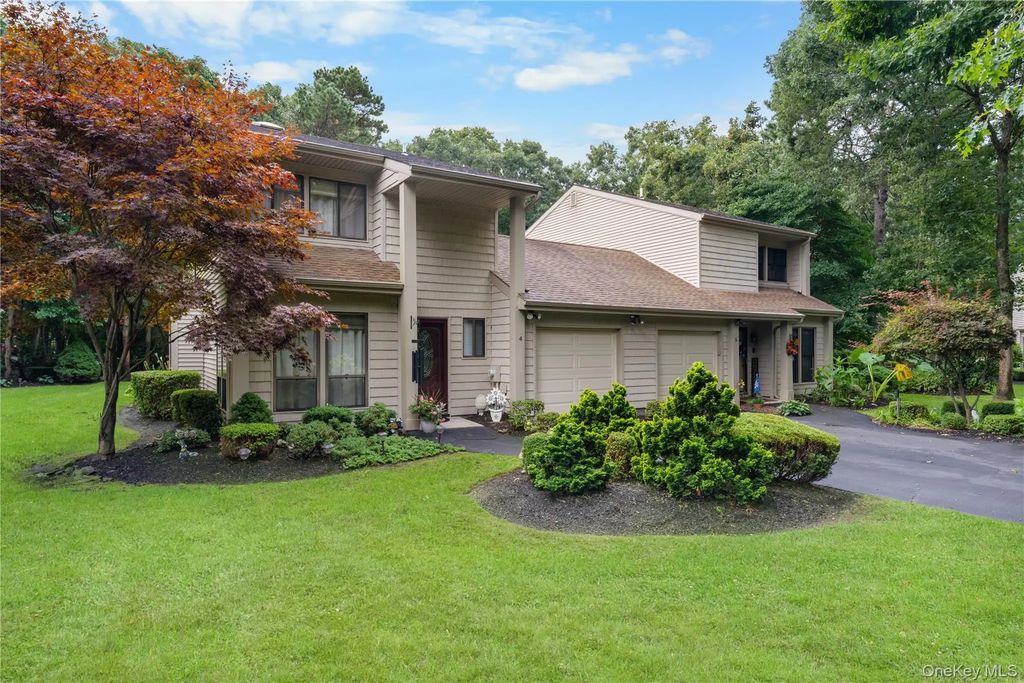 4 Lyndon Court, Bohemia