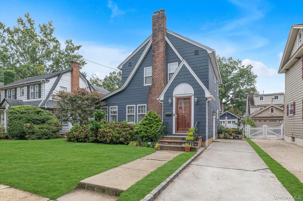 91 Geranium Avenue, Floral Park