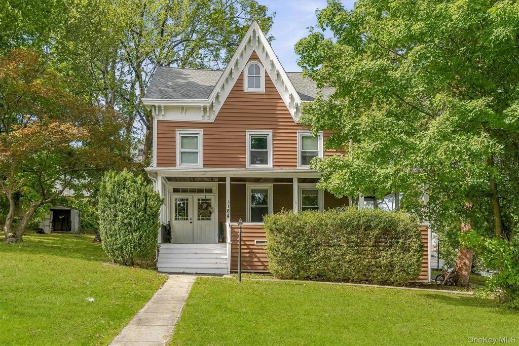 164 Greenwich Avenue, Goshen