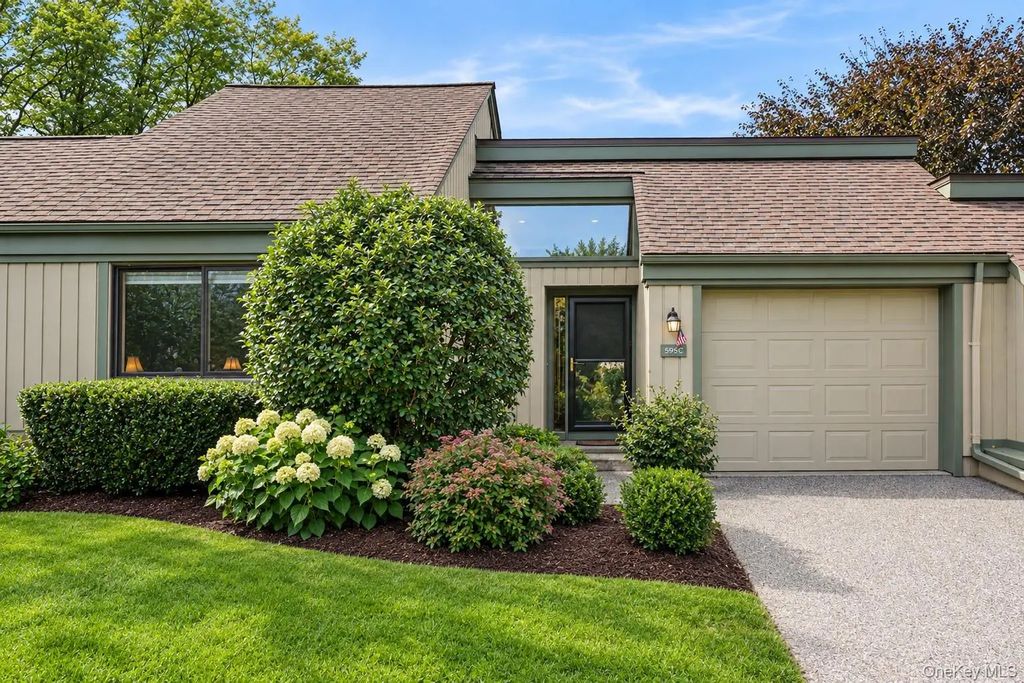 593 Heritage Hills Drive # C, Somers