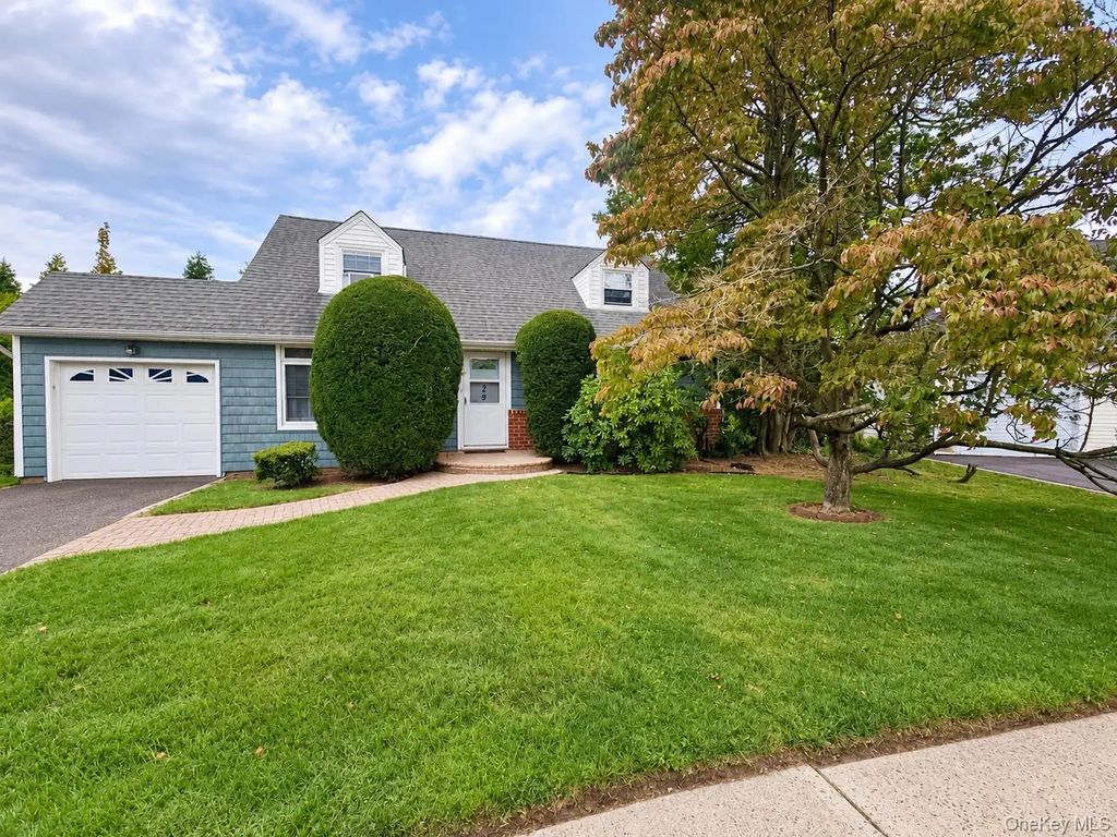 29 Emerson Court, Westbury
