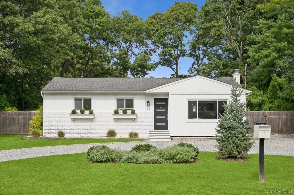 138 W Tiana Road, Hampton Bays