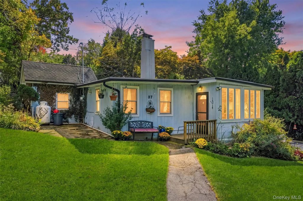 37 Woodstock Road, Carmel