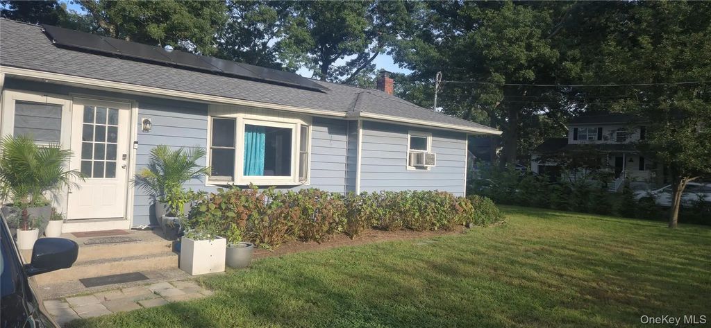 233 Beaver Drive, Mastic Beach