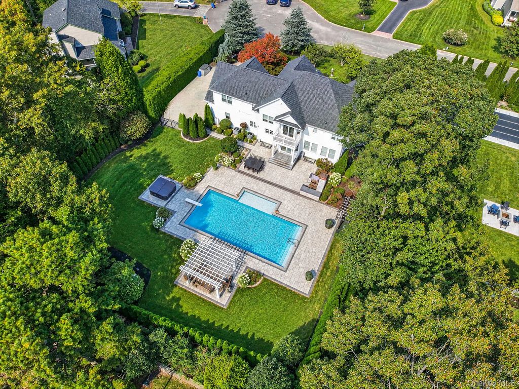 15 Woodland Court, Wading River