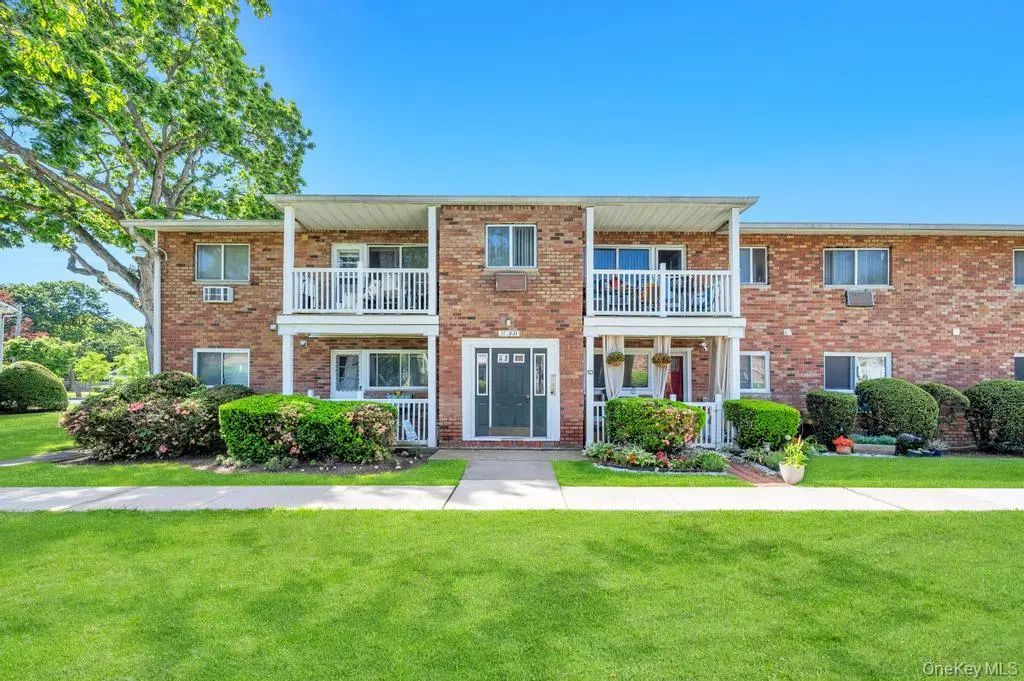 57 Adams Road # 2d, Central Islip