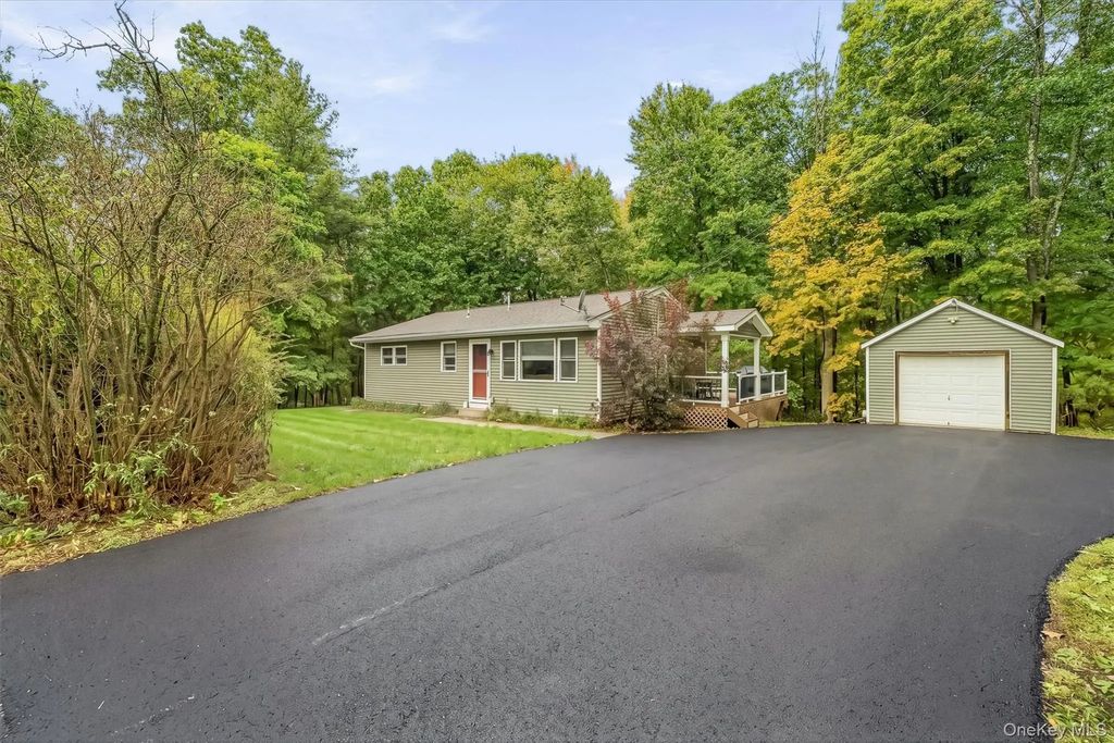 1040 St Hwy 211 W, Middletown