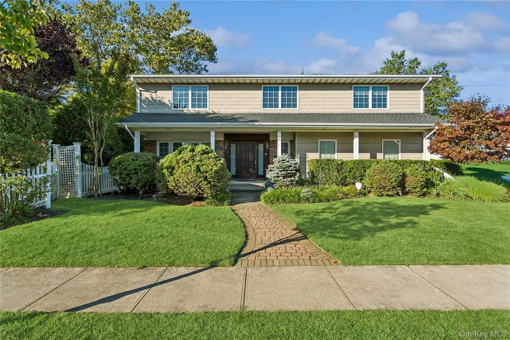 203 Regent Drive, Lido Beach