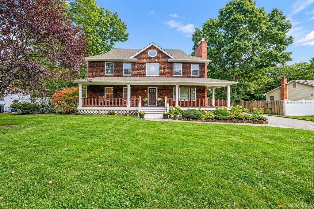 17 Mayfield Drive, Mastic Beach