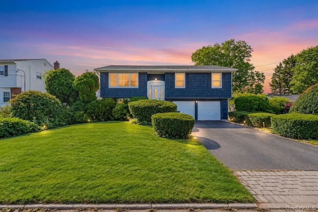 286 W 13th Street, Deer Park