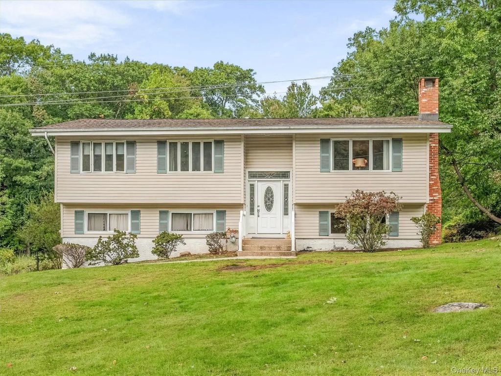 24 Dorchester Drive, Airmont