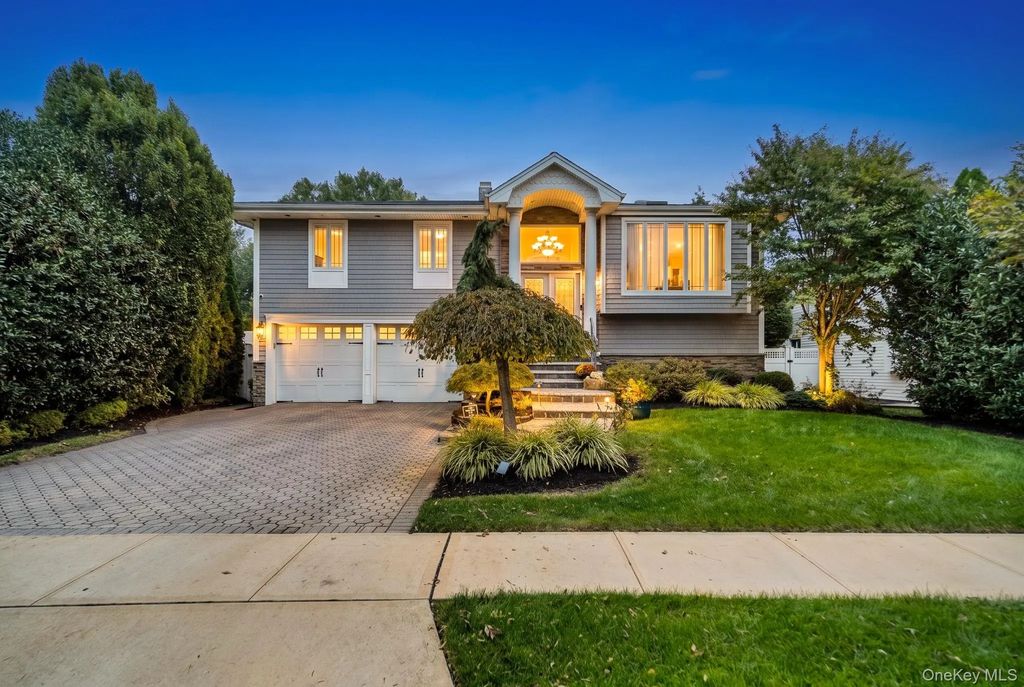 2817 Riverside Drive, Wantagh