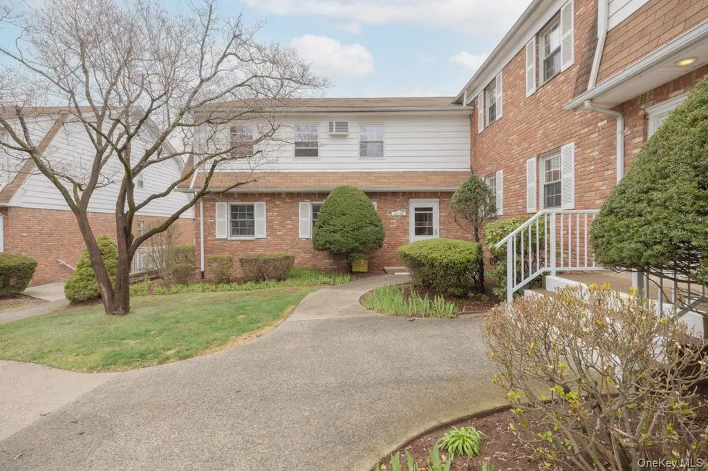 62 Parkside Drive # 62, Suffern