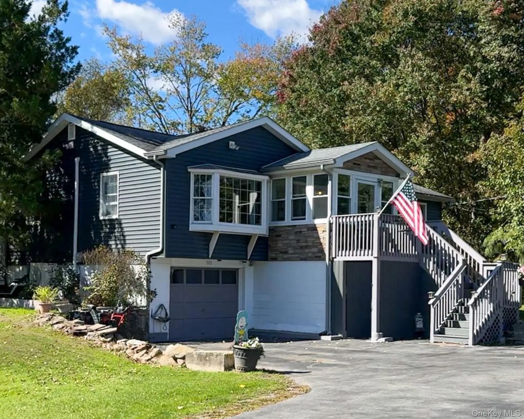 311 Howells Road, Middletown