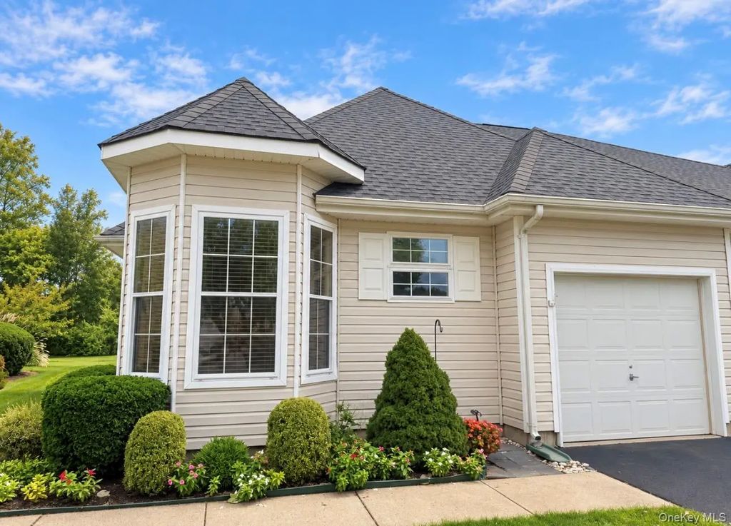 120 Scenic Lake Drive, Riverhead